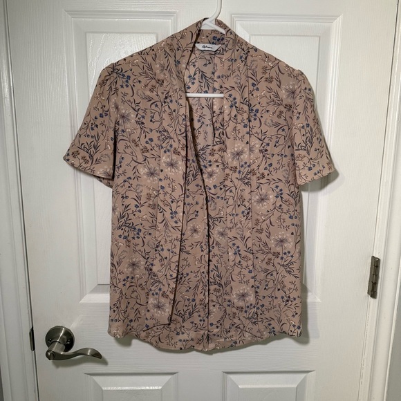 Reitmans Beige and Navy Floral Blouse - Picture 3 of 8